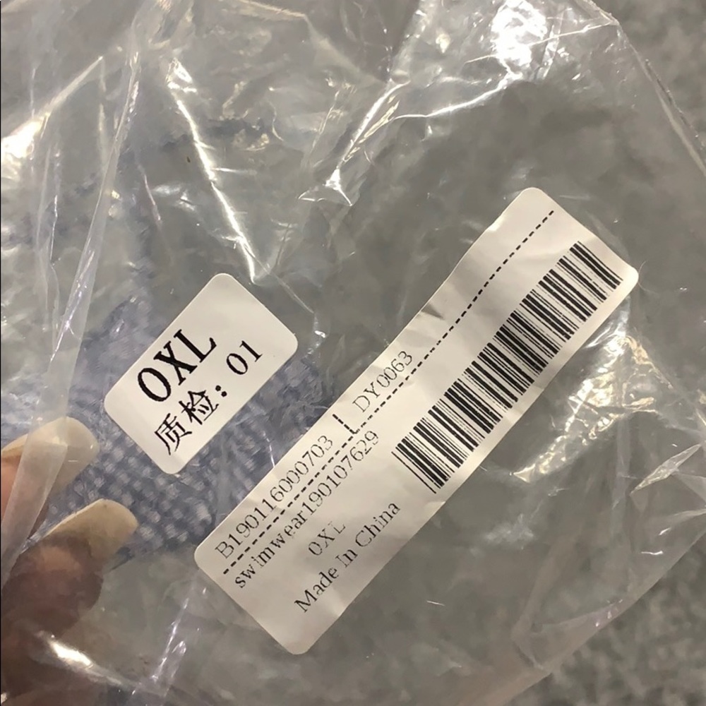 Bikini - Picture 4 of 4